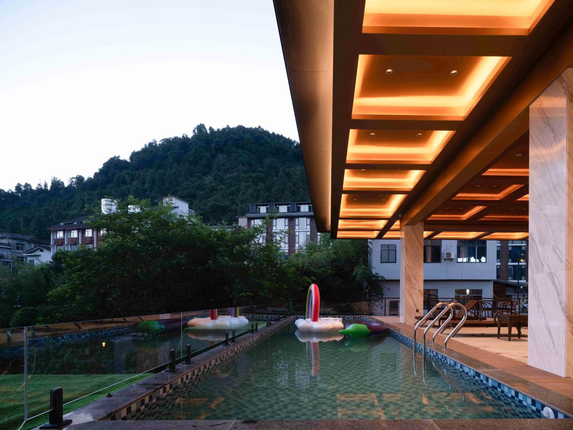 Zhangjiajie Utopia Hotel--Free One Way Pick Up Service Over 2 Nights Kültér fotó